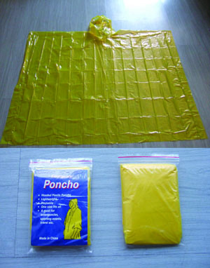 Disposible rain poncho